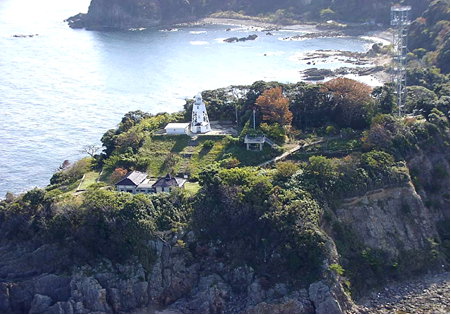 上空から佐渡島姫埼を望む